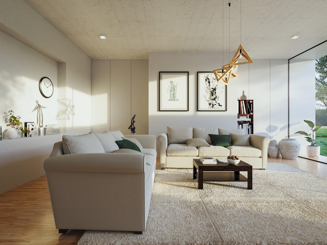 Scandinavisch ingerichte woonkamer met veel licht en hout