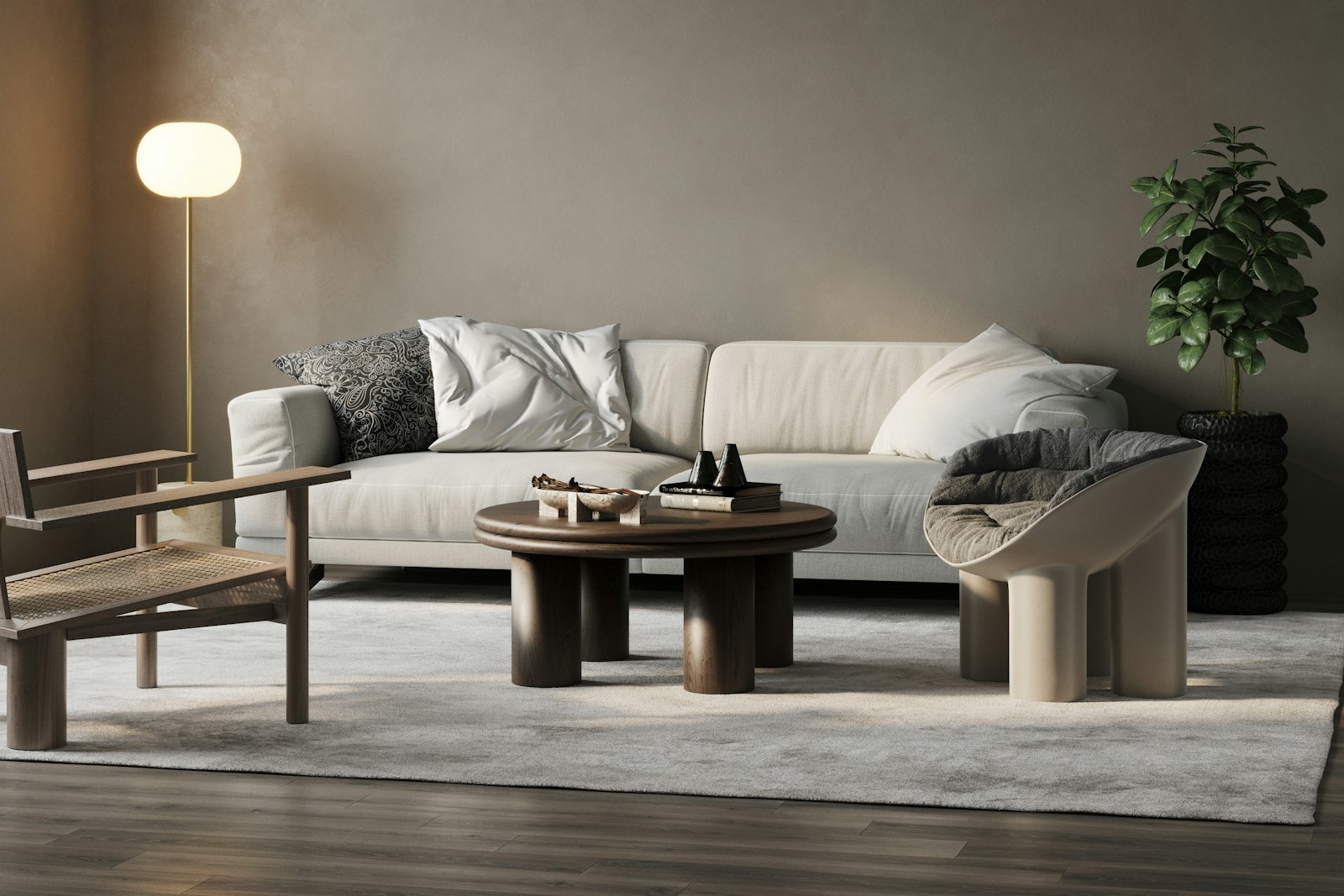 Winkelinterieur met een houten bureau, een fauteuil en weinig kleding aan de rekken