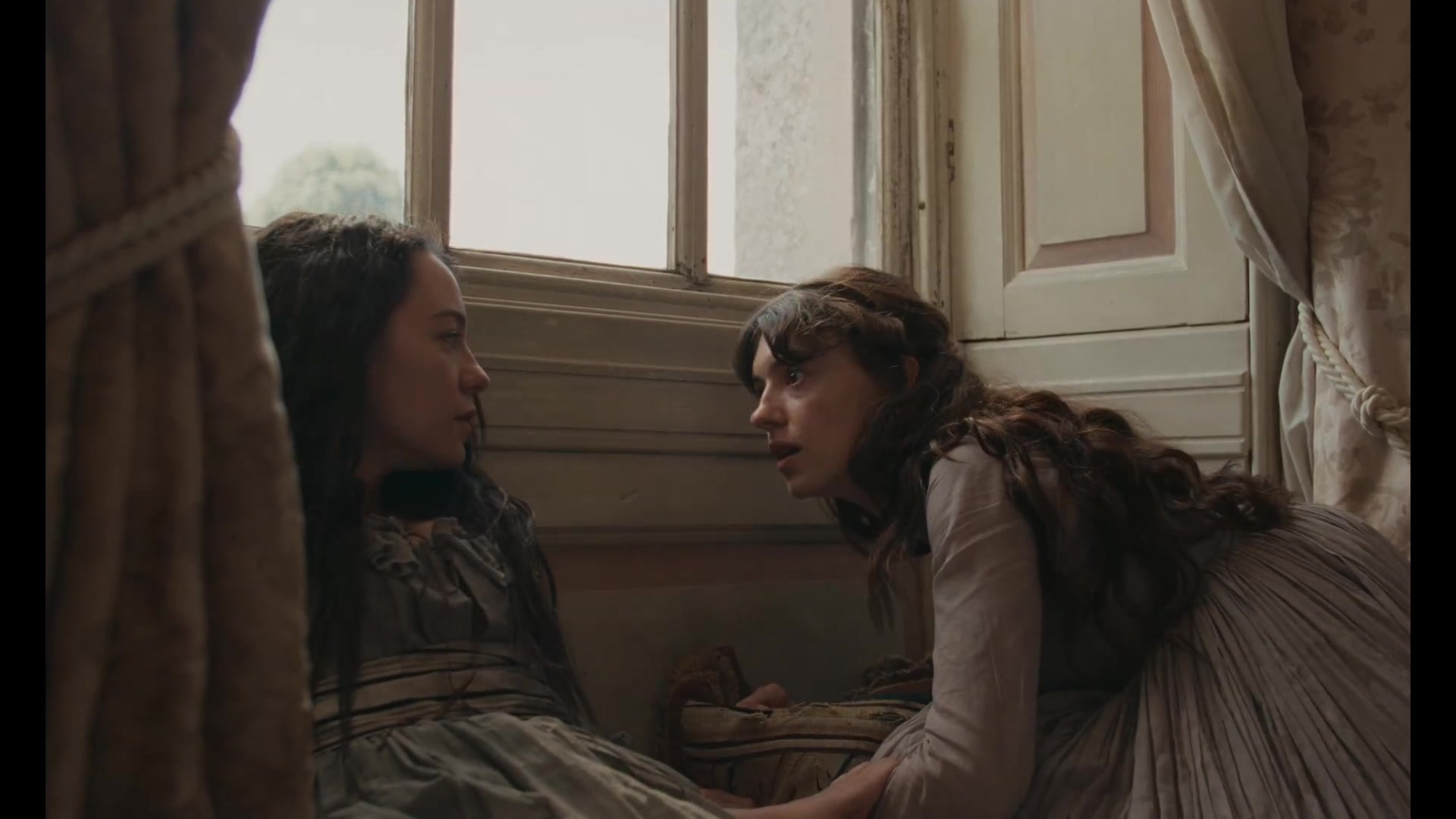Het interieur van de nieuwe Sense and Sensibility: Georgiaans, verweerd en aards
